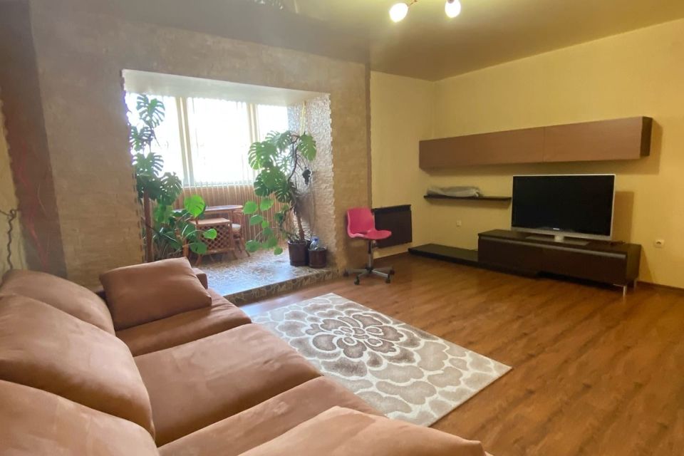 Сдаётся 2-комнатная квартира, 76 м²