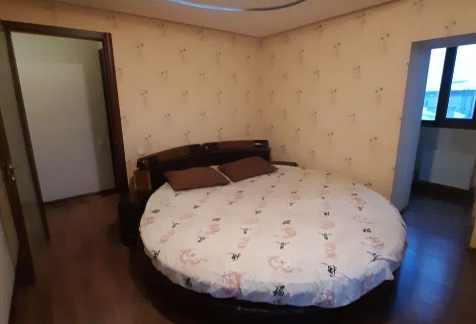 Сдаётся 1-комнатная квартира, 55 м²