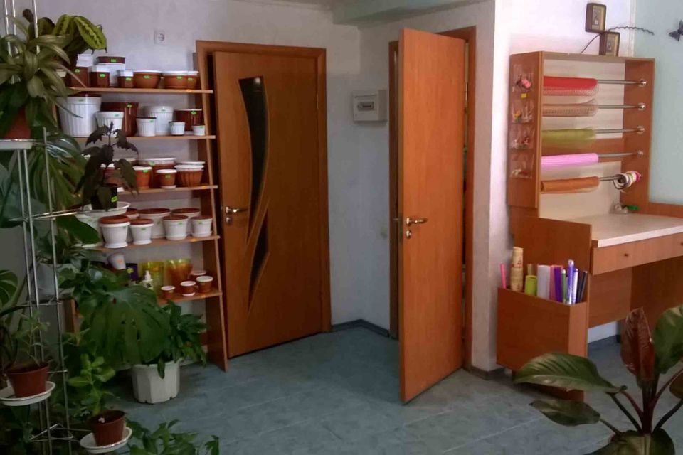Сдаётся торговое помещение, 38 м²