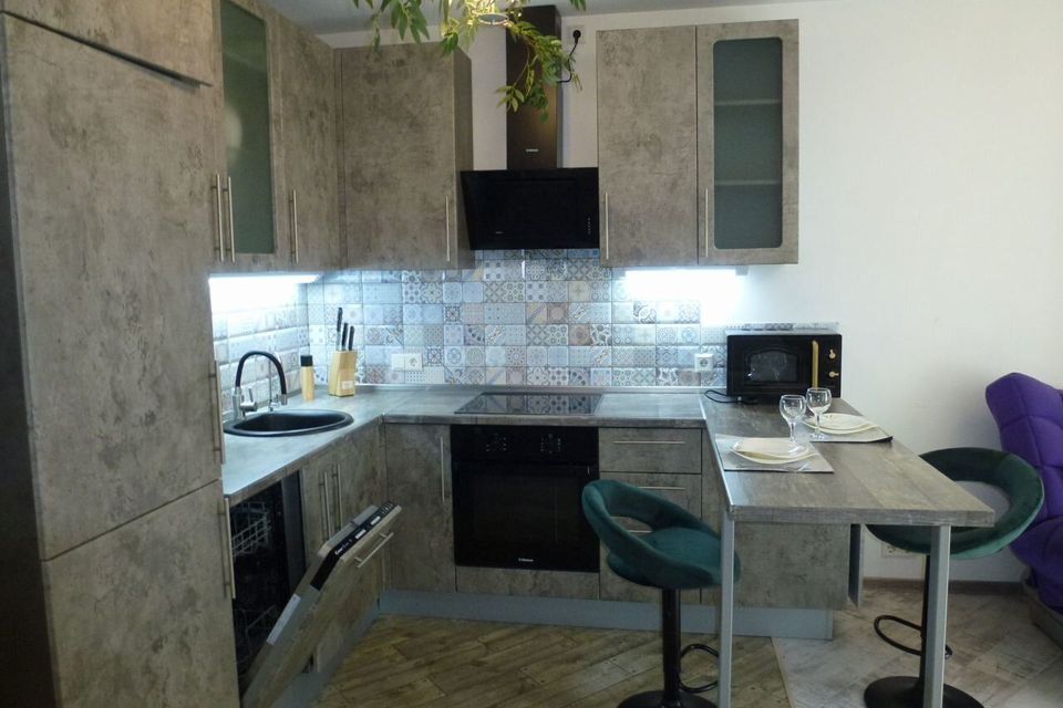 Сдаётся 1-комнатная квартира, 42 м²