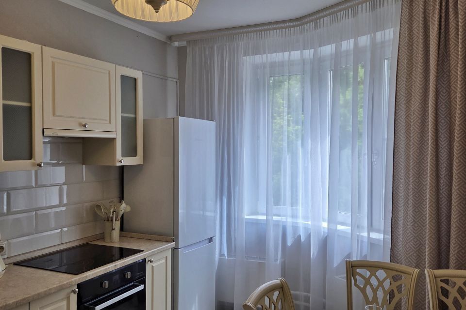 Сдаётся 1-комнатная квартира, 38 м²