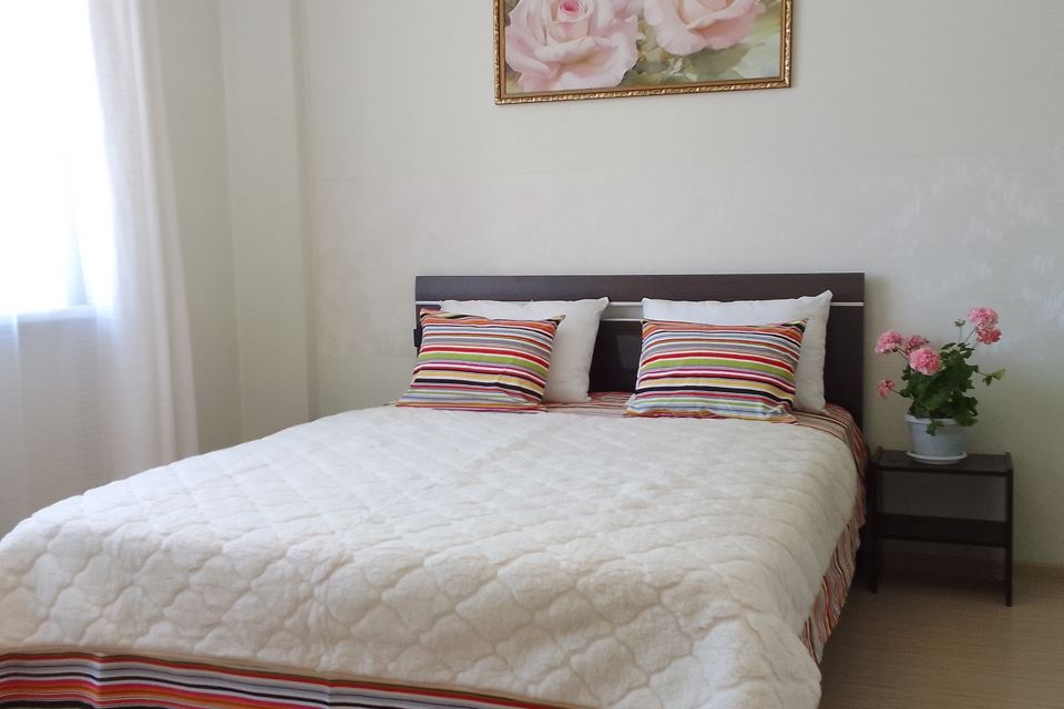 Сдаётся 2-комнатная квартира, 70 м²