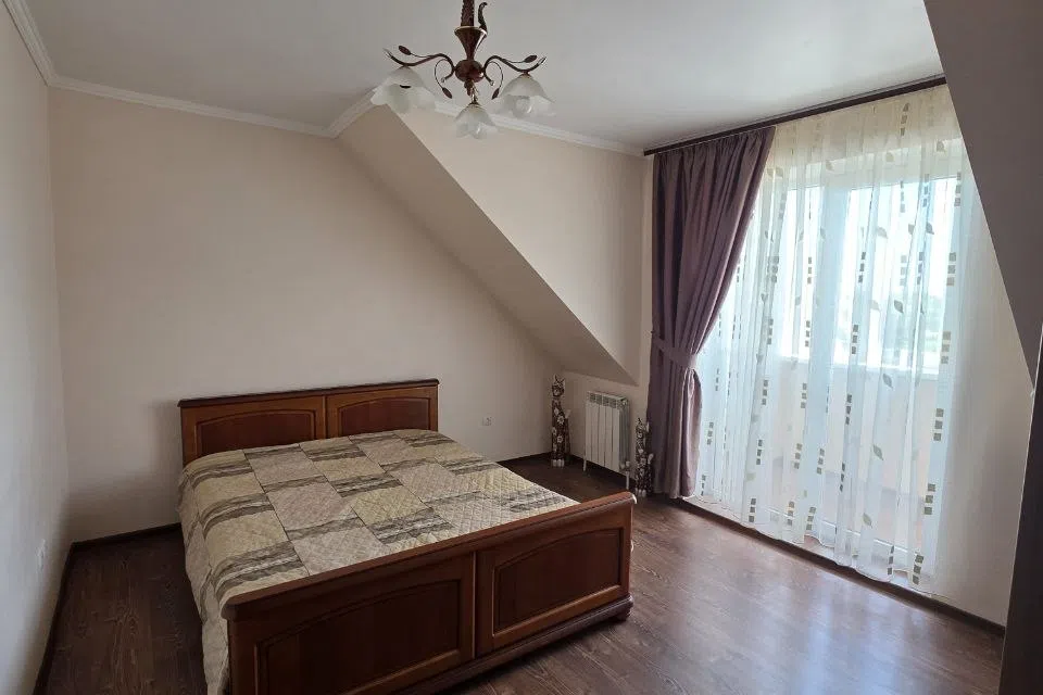 Сдаётся 4-комнатная квартира, 107 м²
