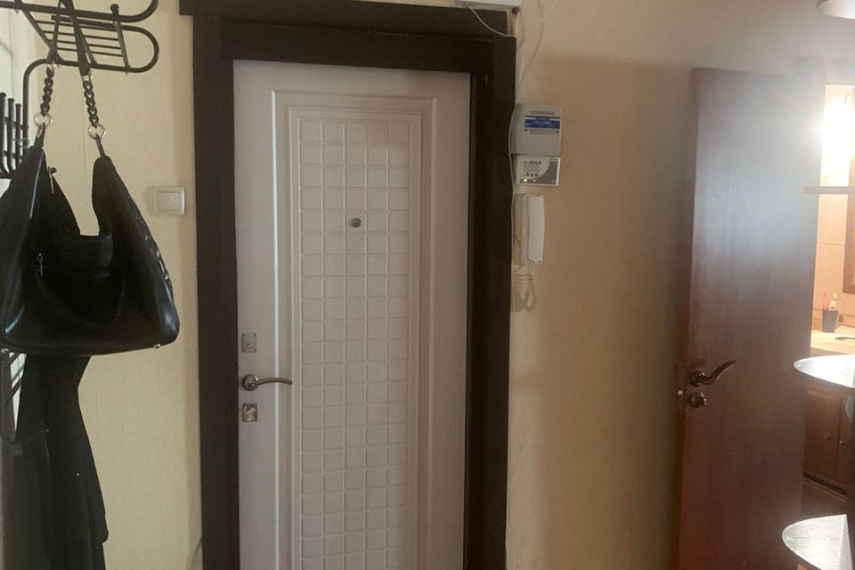 Сдаётся 2-комнатная квартира, 65 м²