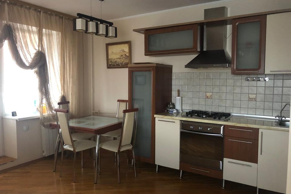 Сдаётся 2-комнатная квартира, 60 м²