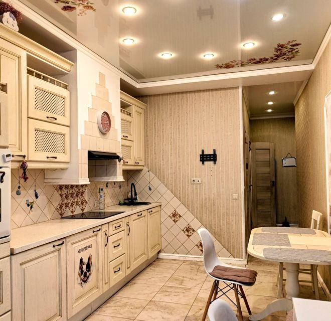 Сдаётся 2-комнатная квартира, 65 м²