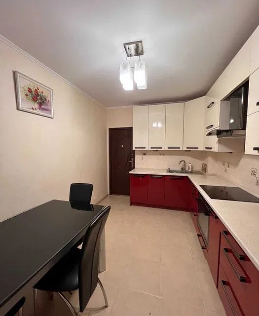 Сдаётся 2-комнатная квартира, 55 м²