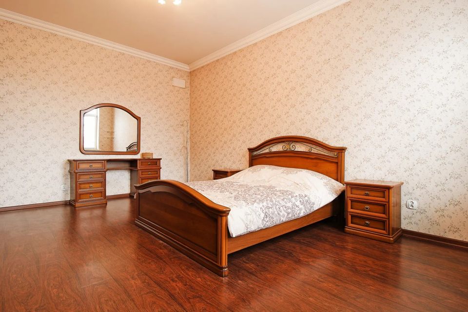 Сдаётся 2-комнатная квартира, 90 м²