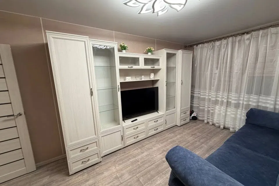 Сдаётся 2-комнатная квартира, 57 м²