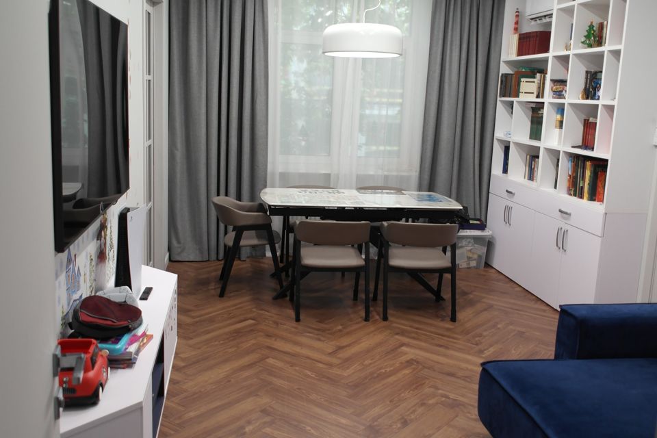Сдаётся 4-комнатная квартира, 100.4 м²