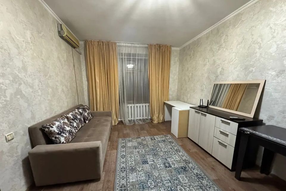 Сдаётся 1-комнатная квартира, 37 м²
