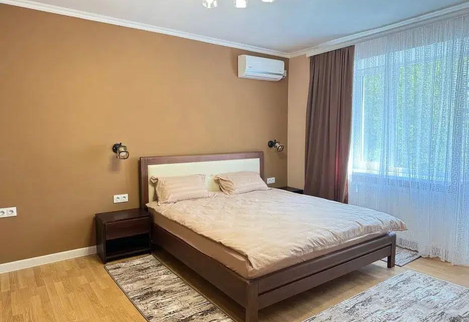 Сдаётся 2-комнатная квартира, 86 м²