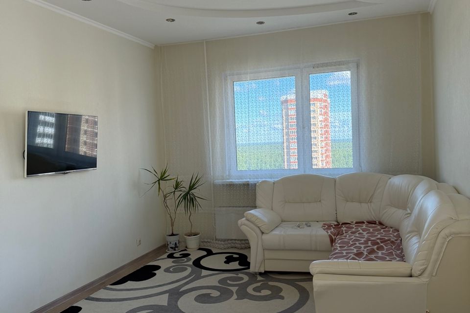 Сдаётся 2-комнатная квартира, 67.9 м²