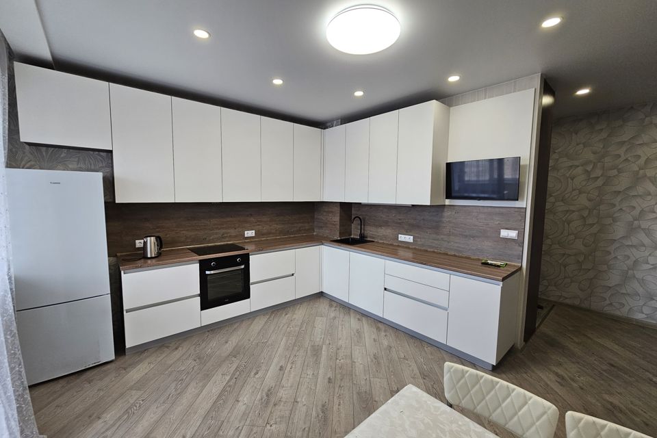 Сдаётся 2-комнатная квартира, 72 м²