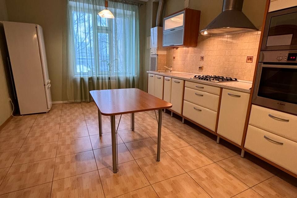 Сдаётся 1-комнатная квартира, 58 м²
