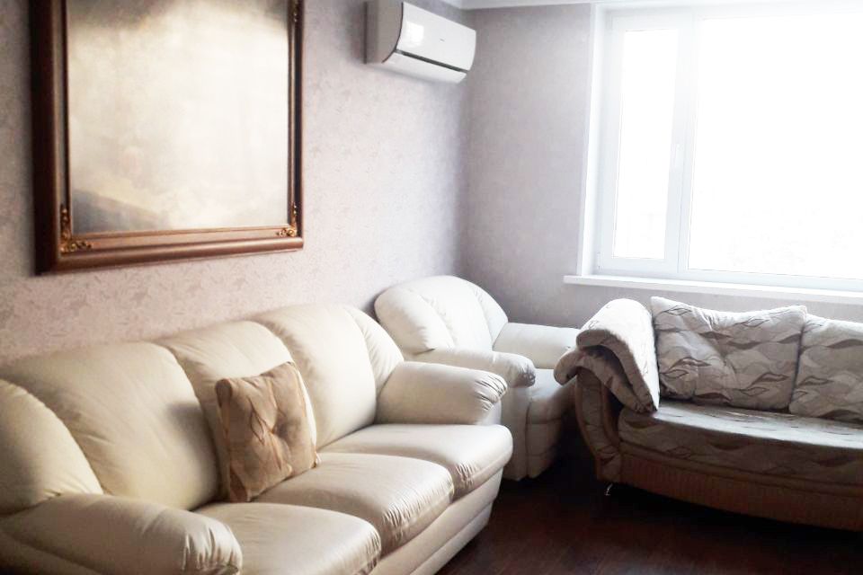 Сдаётся 2-комнатная квартира, 65.6 м²