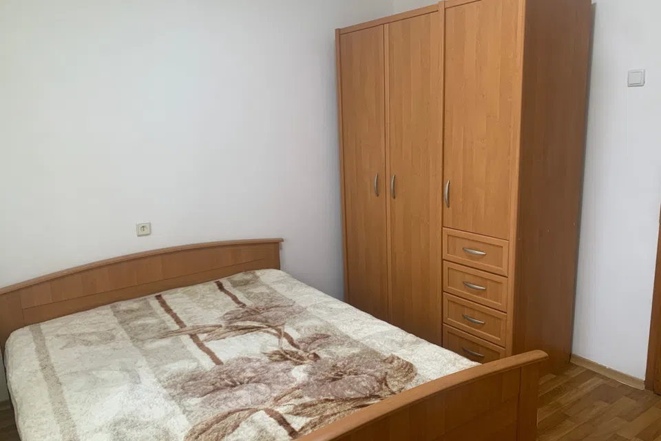 Сдаётся 2-комнатная квартира, 65 м²