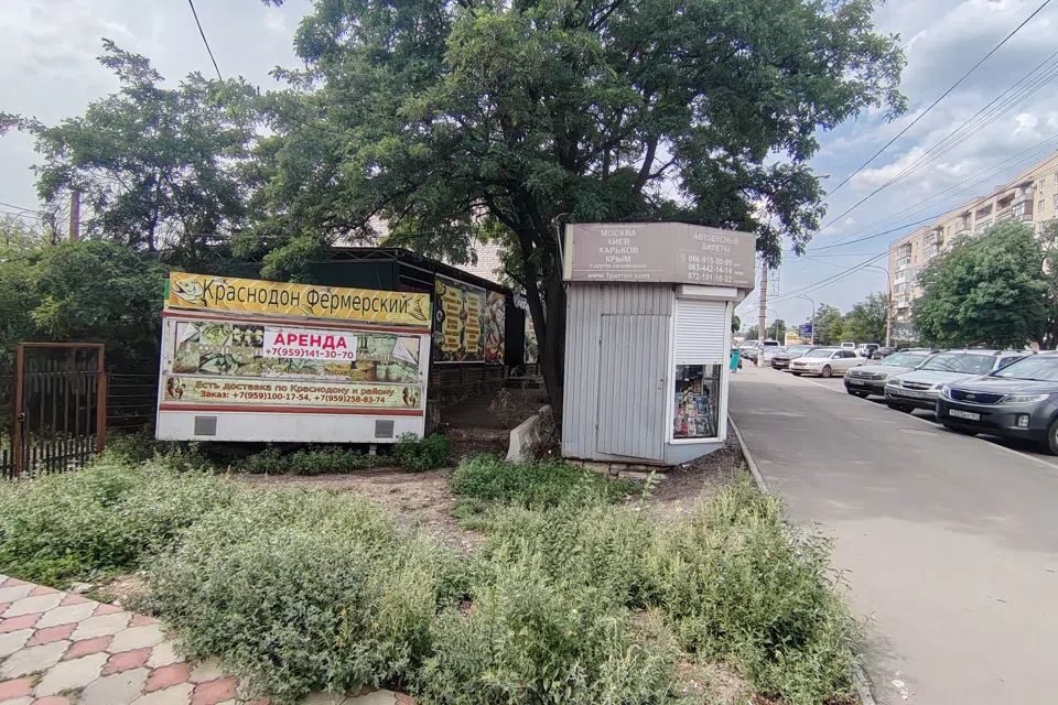 Сдаётся торговое помещение, 8 м²