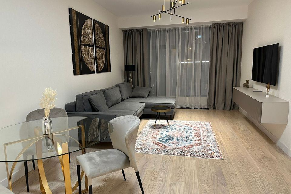 Сдаётся 2-комнатная квартира, 58 м²