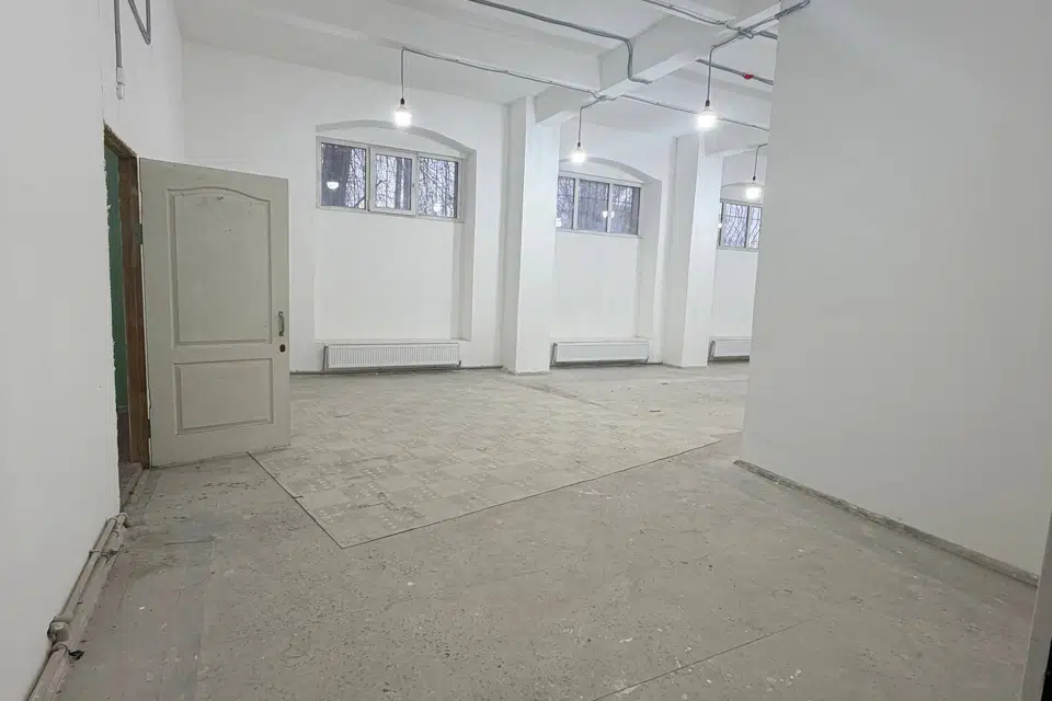 Сдаётся помещение своб. назначения, 180 м²