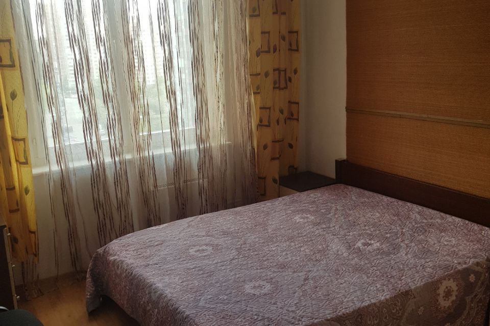 Сдаётся 2-комнатная квартира, 58 м²