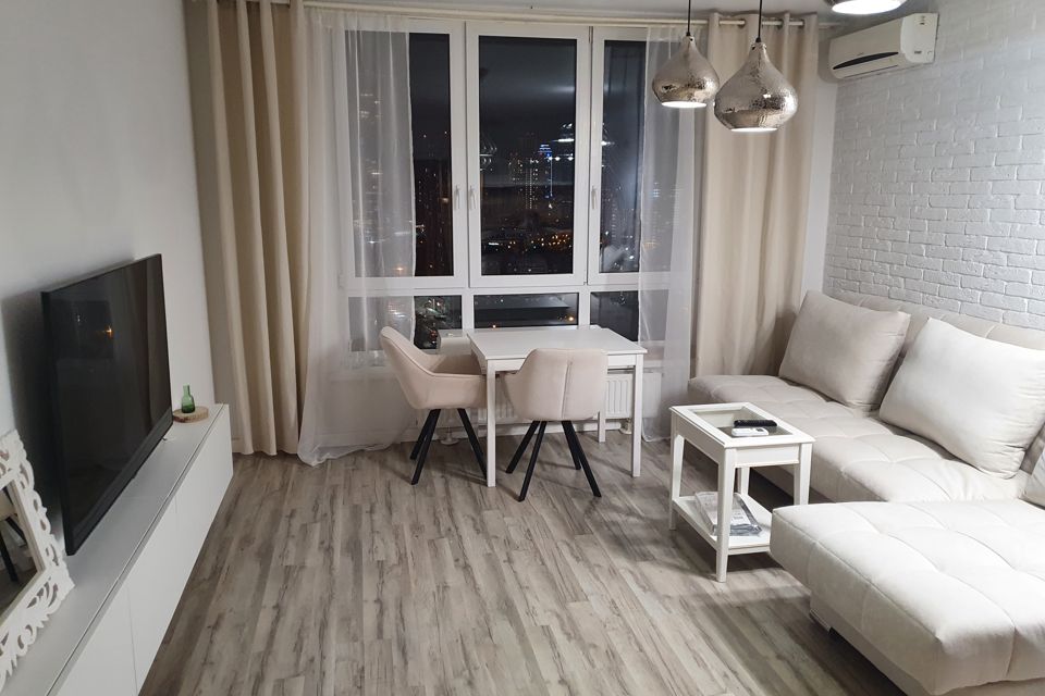 Сдаётся 1-комнатная квартира, 55 м²