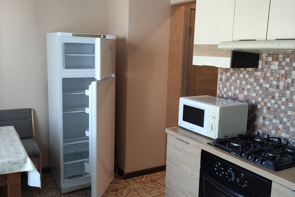 Сдаётся 2-комнатная квартира, 58 м²