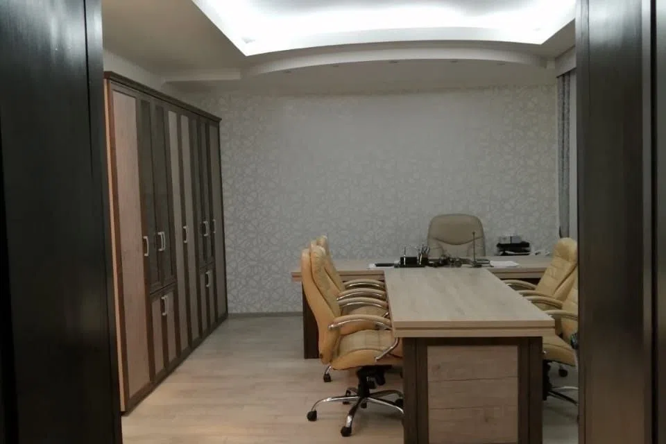 Сдаётся офис, 300 м²