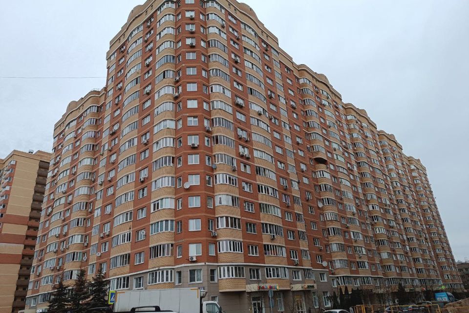 Сдаётся 2-комнатная квартира, 63.8 м²
