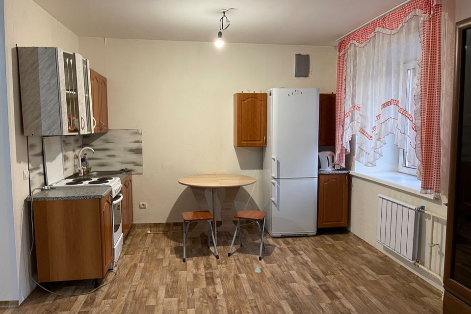 Сдаётся 1-комнатная квартира, 42 м²