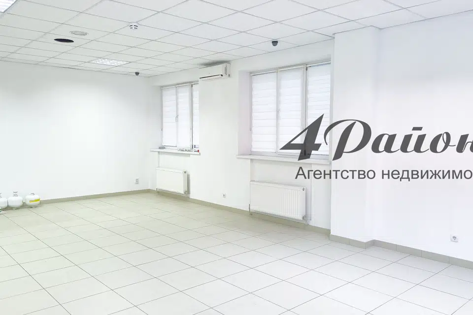 Сдаётся торговое помещение, 152 м²
