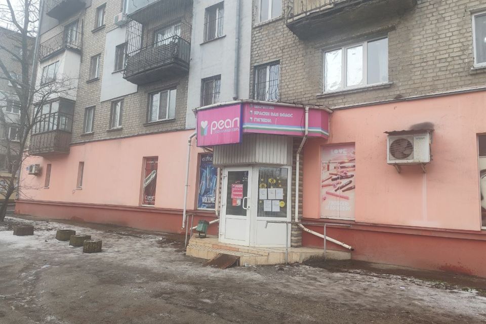 Сдаётся торговое помещение, 244 м²