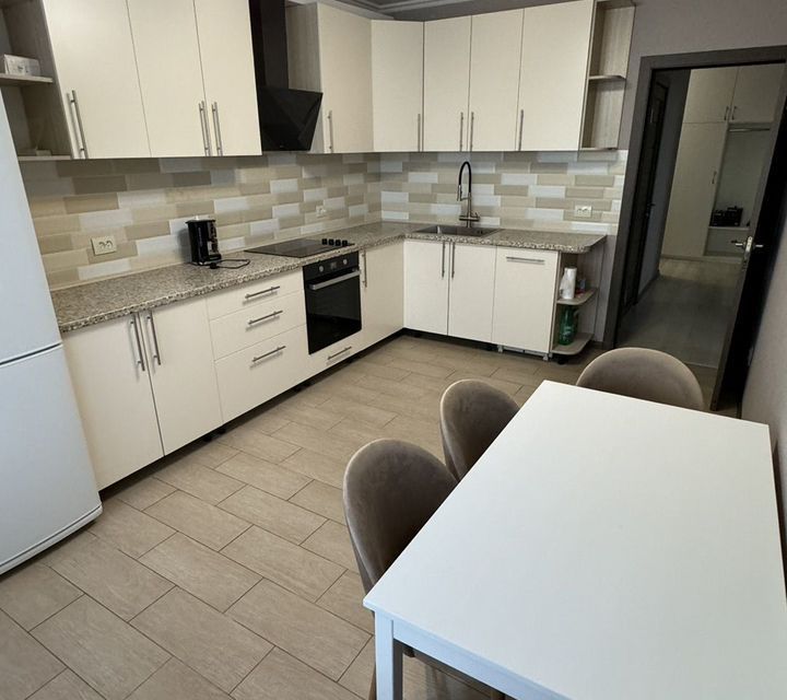 Сдаётся 2-комнатная квартира, 70 м²