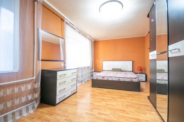Сдаётся 4-комнатная квартира, 102 м²