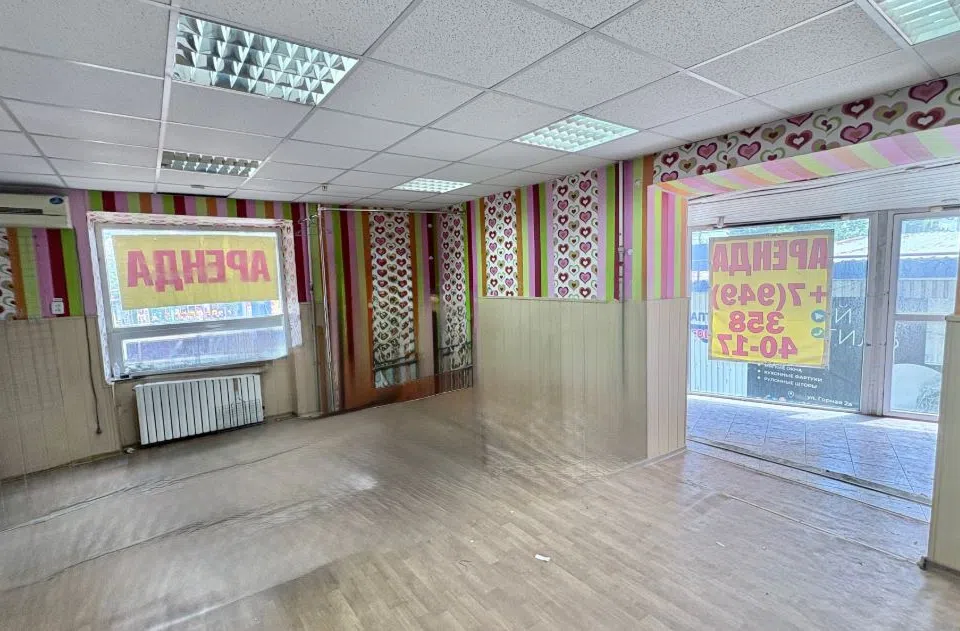 Сдаётся торговое помещение, 107 м²