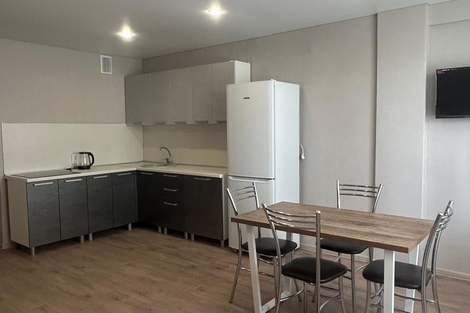 Сдаётся 2-комнатная квартира, 60.5 м²