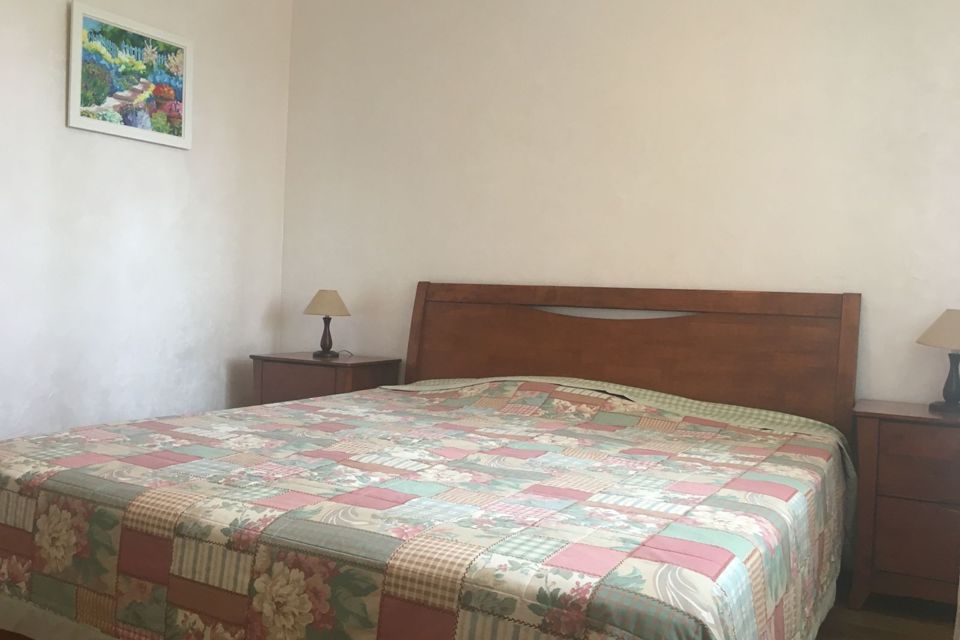 Сдаётся 2-комнатная квартира, 52 м²