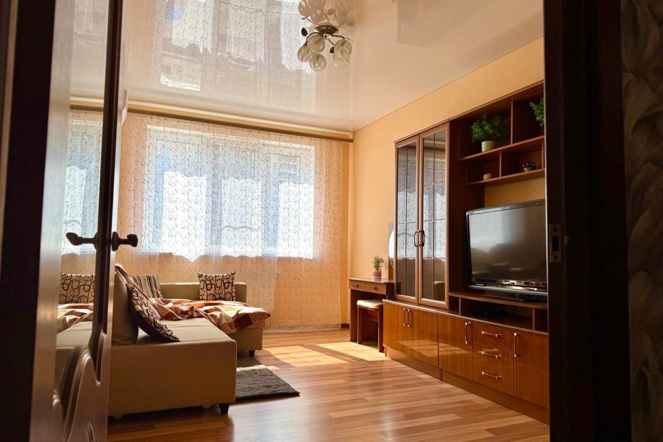 Сдаётся 1-комнатная квартира, 42 м²