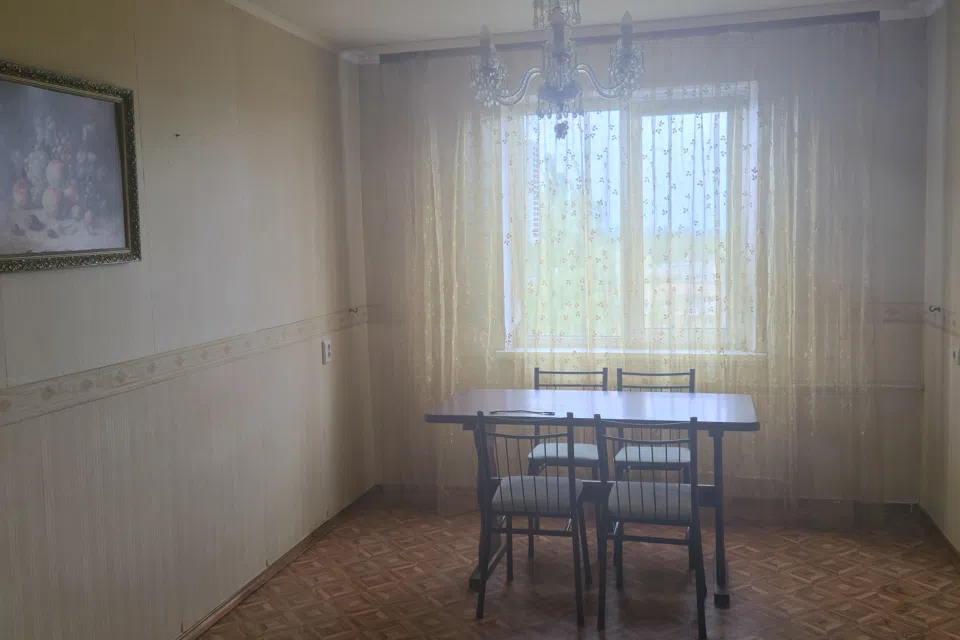 Сдаётся 4-комнатная квартира, 110 м²