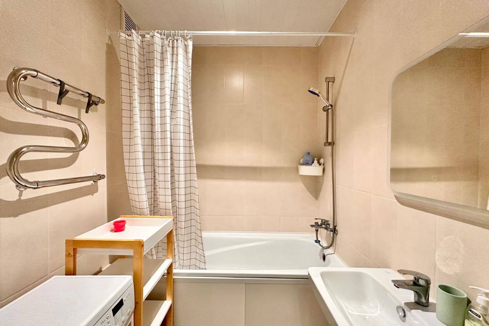 Сдаётся 2-комнатная квартира, 65 м²