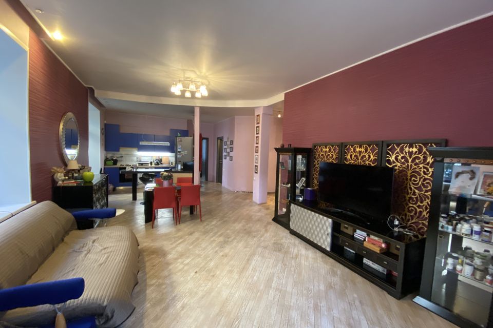 Сдаётся 4-комнатная квартира, 120 м²