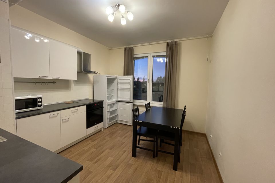 Сдаётся 1-комнатная квартира, 70 м²