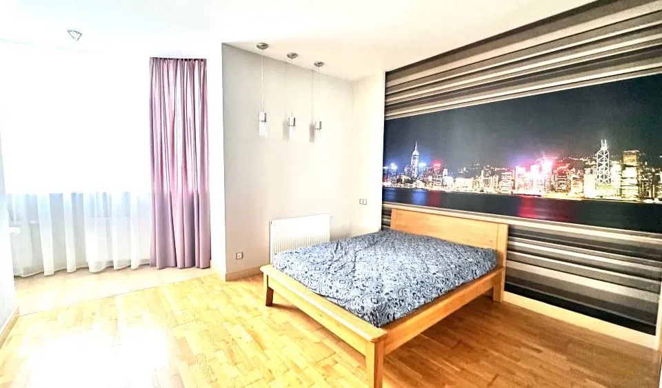 Сдаётся 3-комнатная квартира, 111 м²