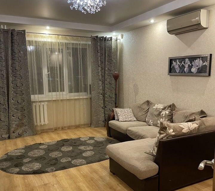 Сдаётся 2-комнатная квартира, 76 м²