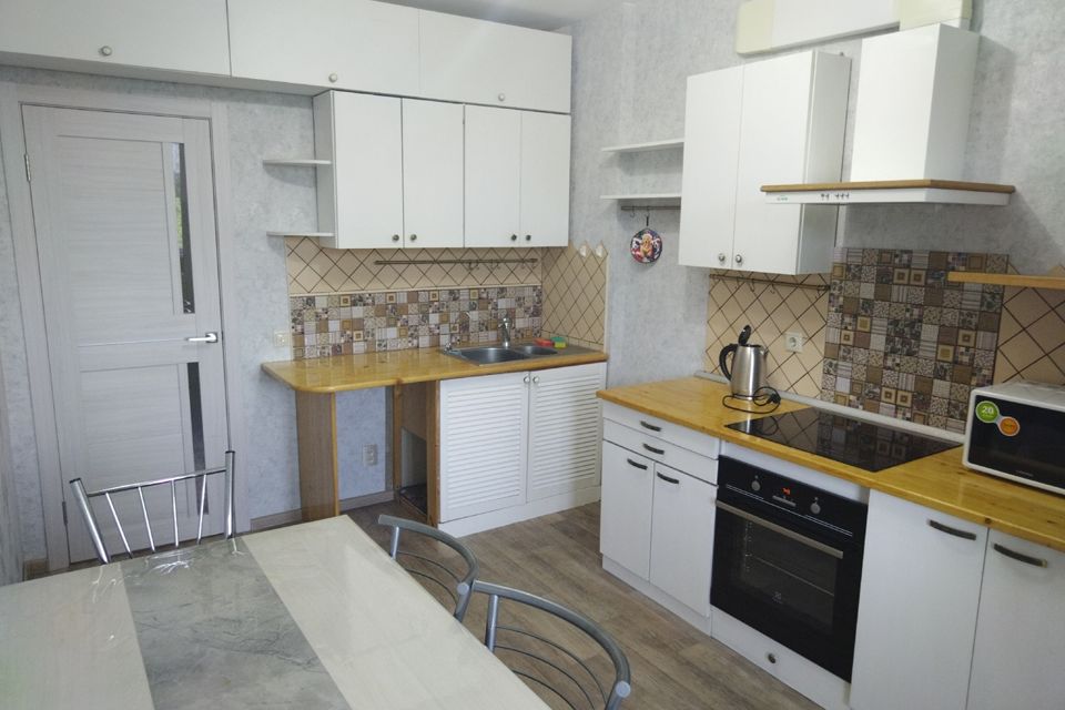 Сдаётся 2-комнатная квартира, 55.3 м²