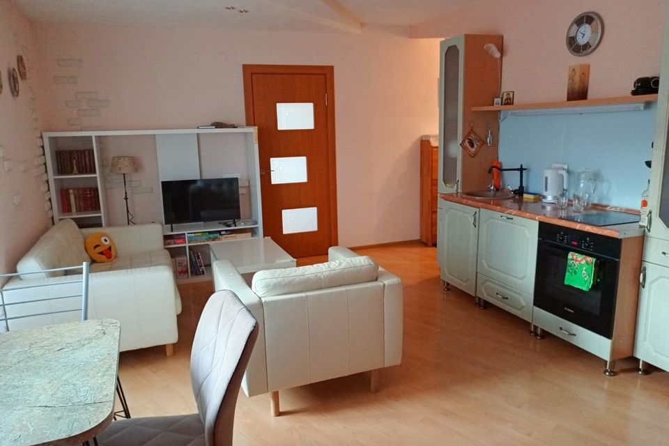 Сдаётся 2-комнатная квартира, 57 м²