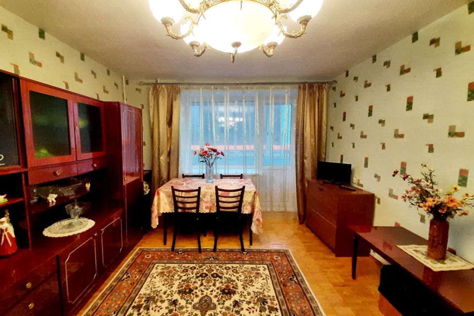 Сдаётся 2-комнатная квартира, 56 м²