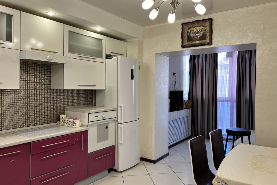 Сдаётся 2-комнатная квартира, 65 м²
