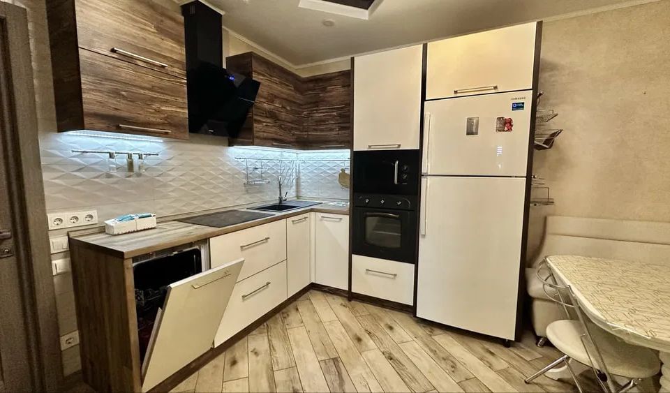 Сдаётся 2-комнатная квартира, 57 м²