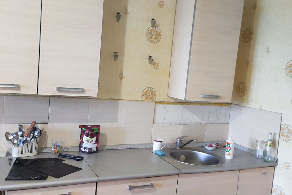 Сдаётся 3-комнатная квартира, 98 м²